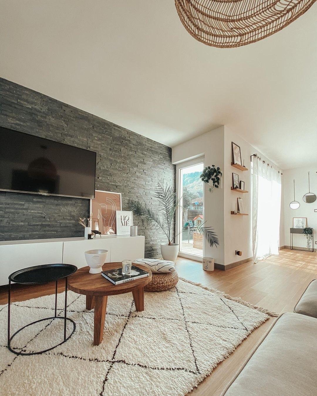 A metamorphosis of natural wood 